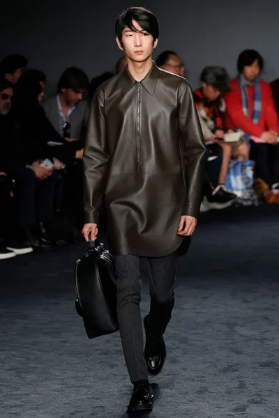 Look 18